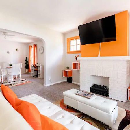 La Naranja Retreat - Cozy Duplex Near Downtown With Parking, 300 Mb Wifi & Self Check In Villa คลีฟแลนด์ ภายนอก รูปภาพ
