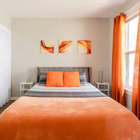 La Naranja Retreat - Cozy Duplex Near Downtown With Parking, 300 Mb Wifi & Self Check In Villa คลีฟแลนด์ ภายนอก รูปภาพ