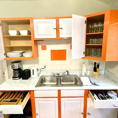 La Naranja Retreat - Cozy Duplex Near Downtown With Parking, 300 Mb Wifi & Self Check In Villa คลีฟแลนด์ ภายนอก รูปภาพ