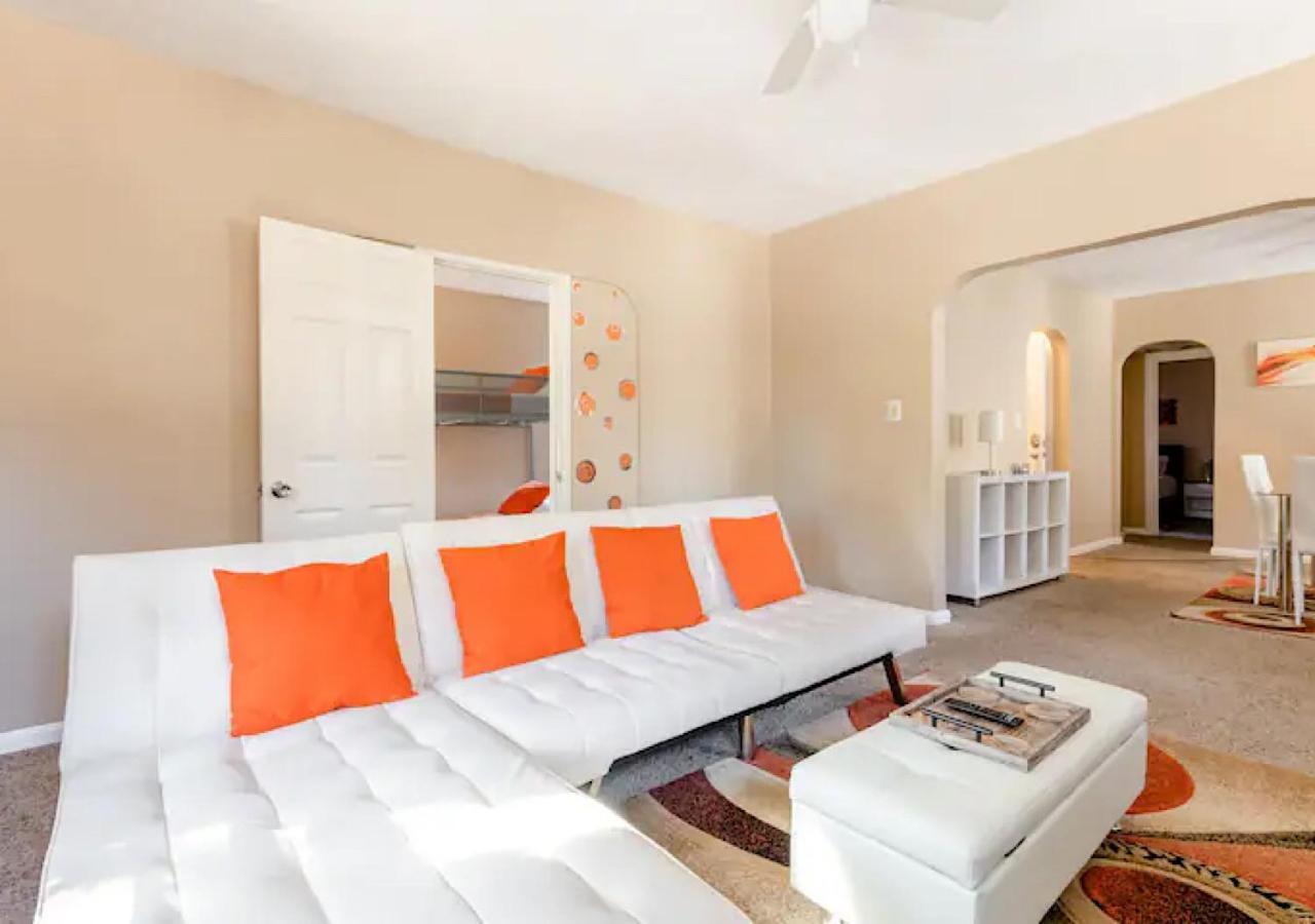 La Naranja Retreat - Cozy Duplex Near Downtown With Parking, 300 Mb Wifi & Self Check In Villa คลีฟแลนด์ ภายนอก รูปภาพ