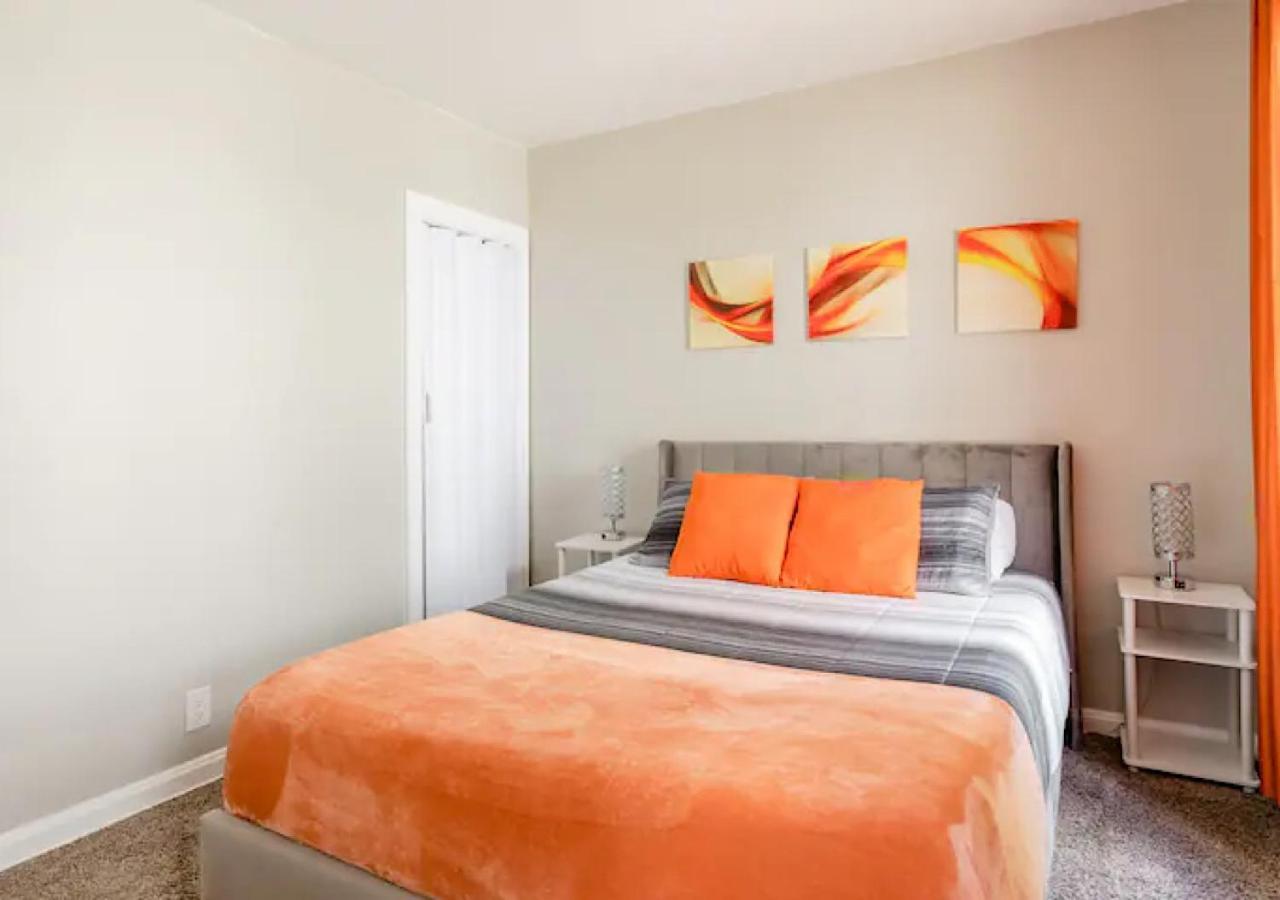 La Naranja Retreat - Cozy Duplex Near Downtown With Parking, 300 Mb Wifi & Self Check In Villa คลีฟแลนด์ ภายนอก รูปภาพ