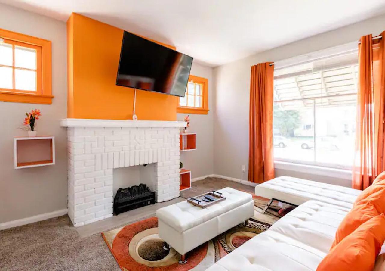 La Naranja Retreat - Cozy Duplex Near Downtown With Parking, 300 Mb Wifi & Self Check In Villa คลีฟแลนด์ ภายนอก รูปภาพ