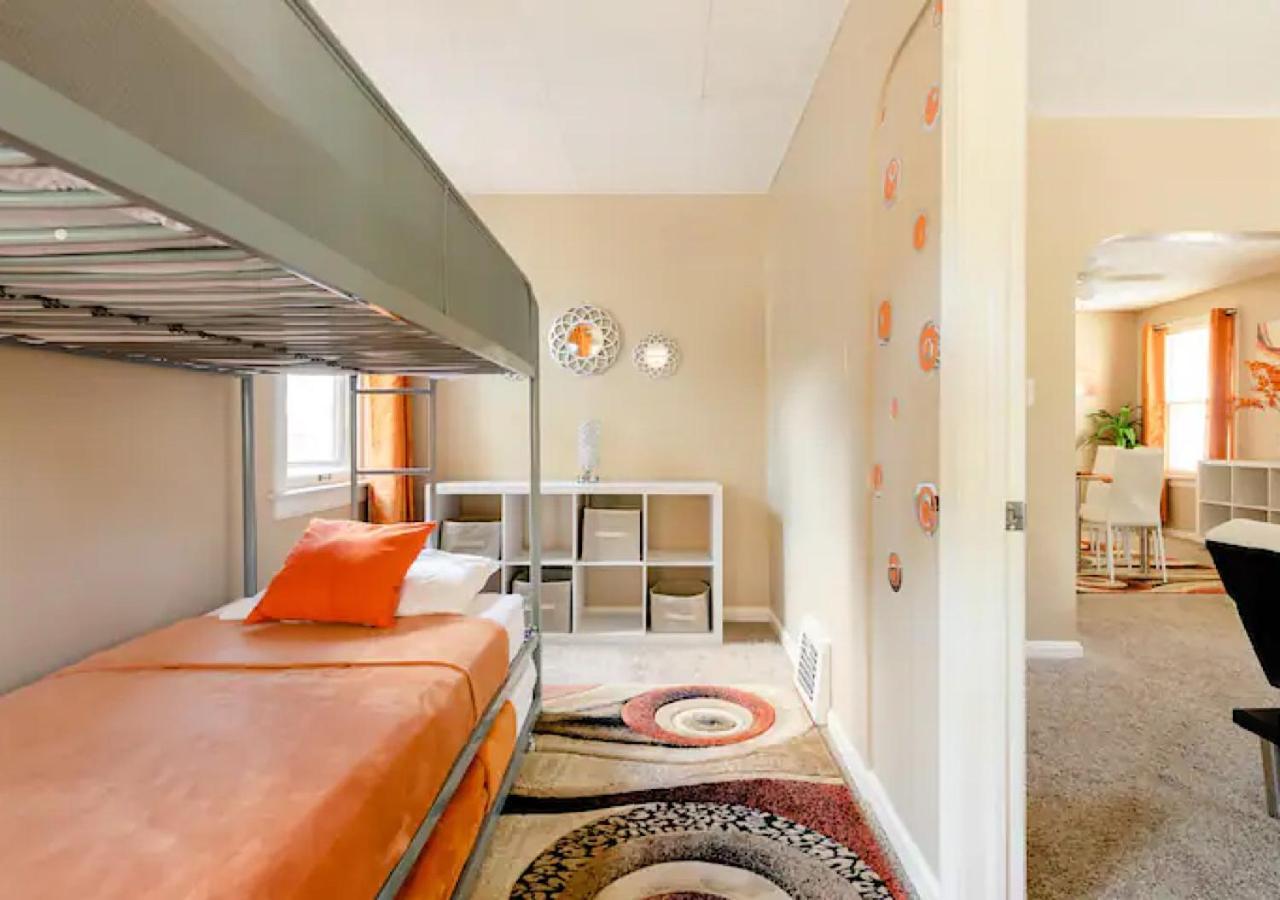 La Naranja Retreat - Cozy Duplex Near Downtown With Parking, 300 Mb Wifi & Self Check In Villa คลีฟแลนด์ ภายนอก รูปภาพ