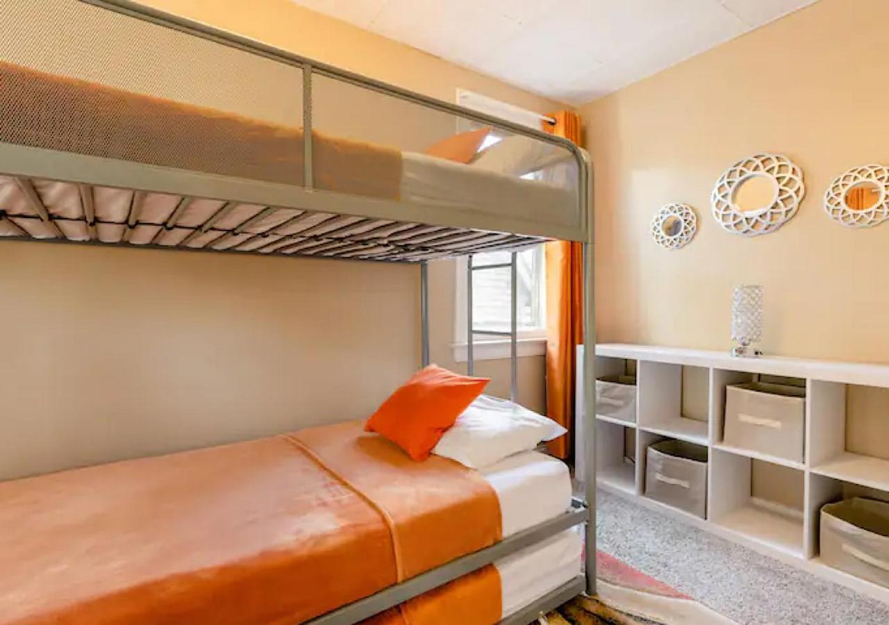 La Naranja Retreat - Cozy Duplex Near Downtown With Parking, 300 Mb Wifi & Self Check In Villa คลีฟแลนด์ ภายนอก รูปภาพ